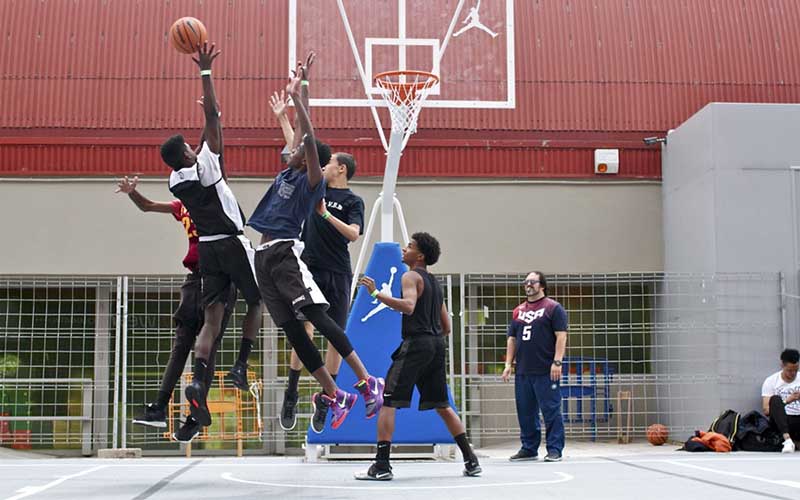 Suelo pista baloncesto – Losetas pista basquet – bergo Multisport Suelo-pista-baloncesto-Losetas-pista-basquet-bergo-Multisport