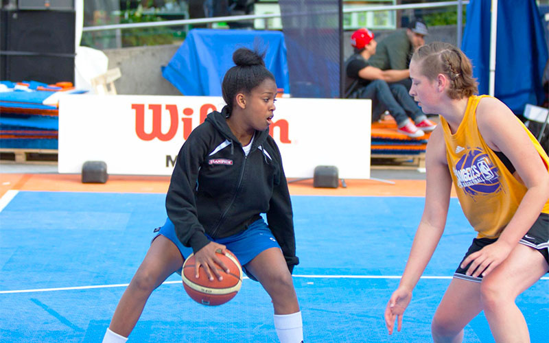 Pista de baloncesto desmontable – Losetas BERGO